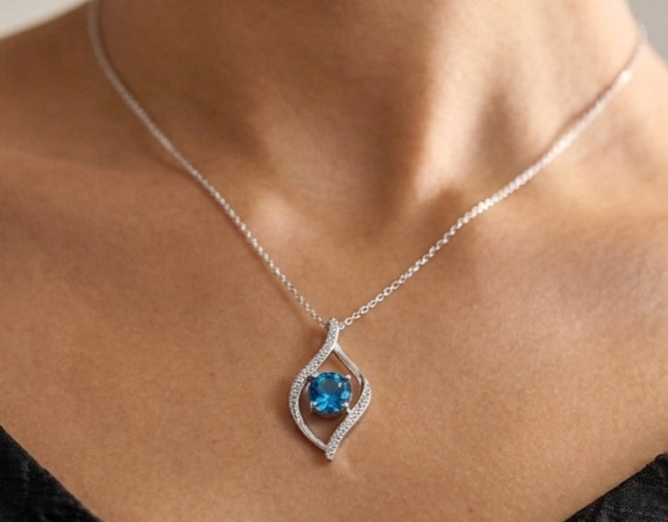 Emerald Green Necklace for Women – Dainty Delicate Necklace